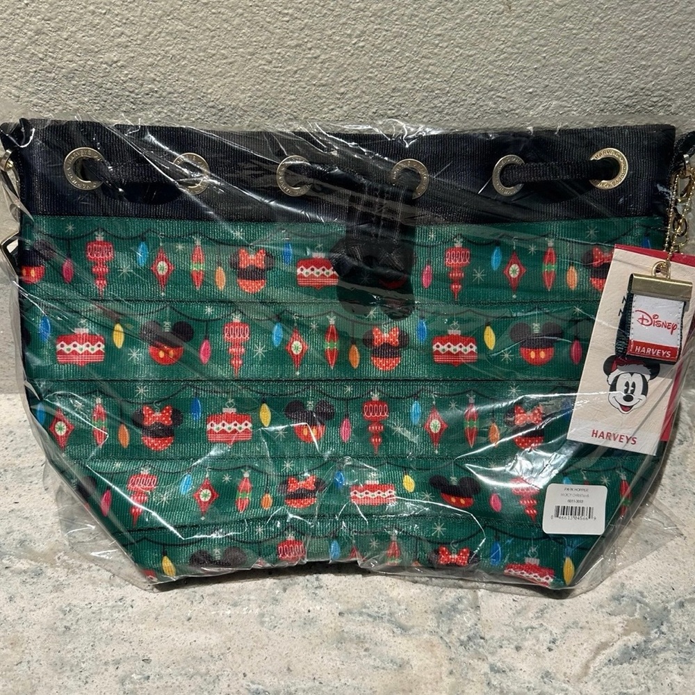 Harveys disney seatbelt park hopper